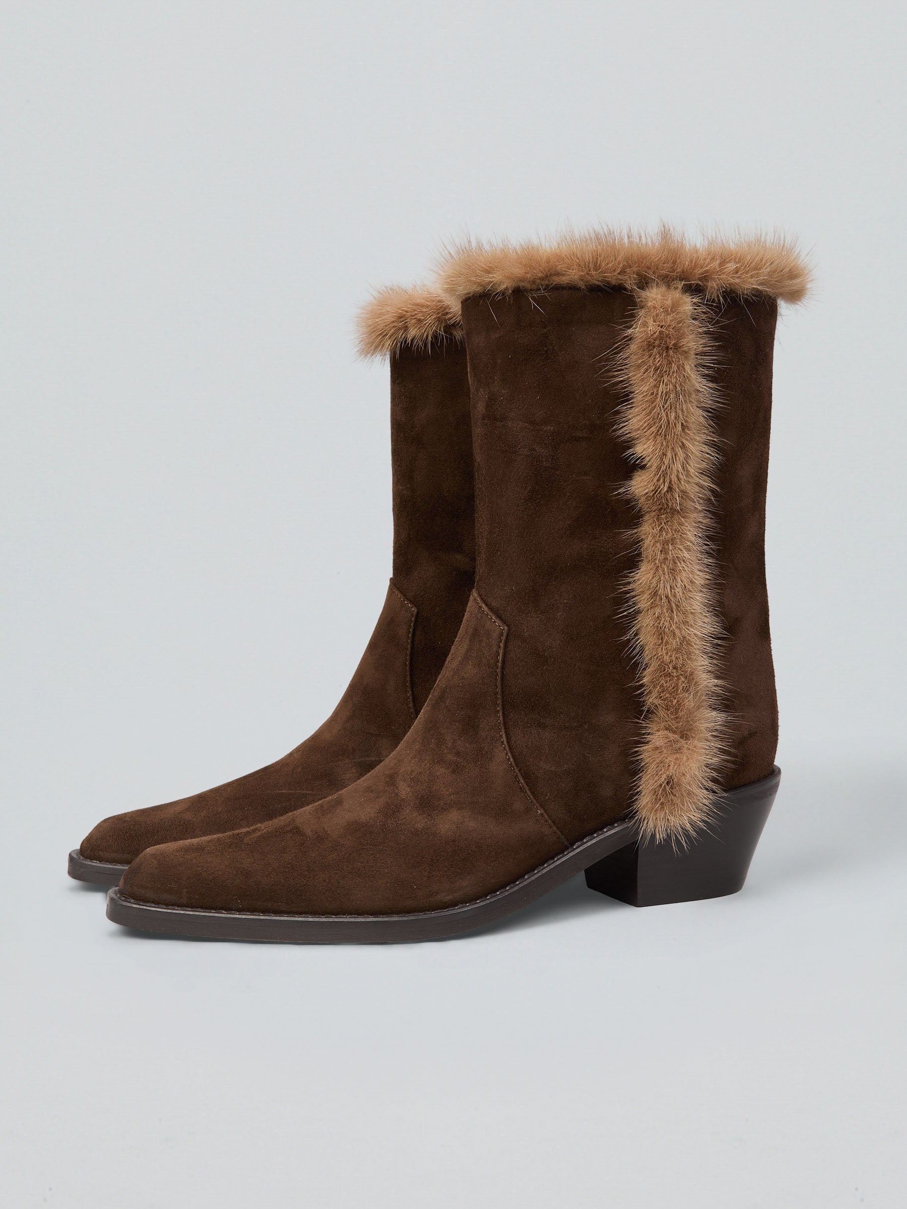 Suede boots with inserts