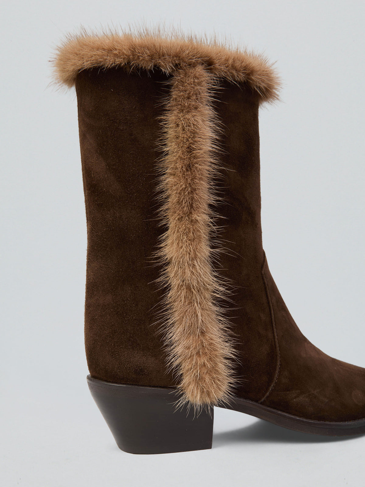 Suede boots with inserts