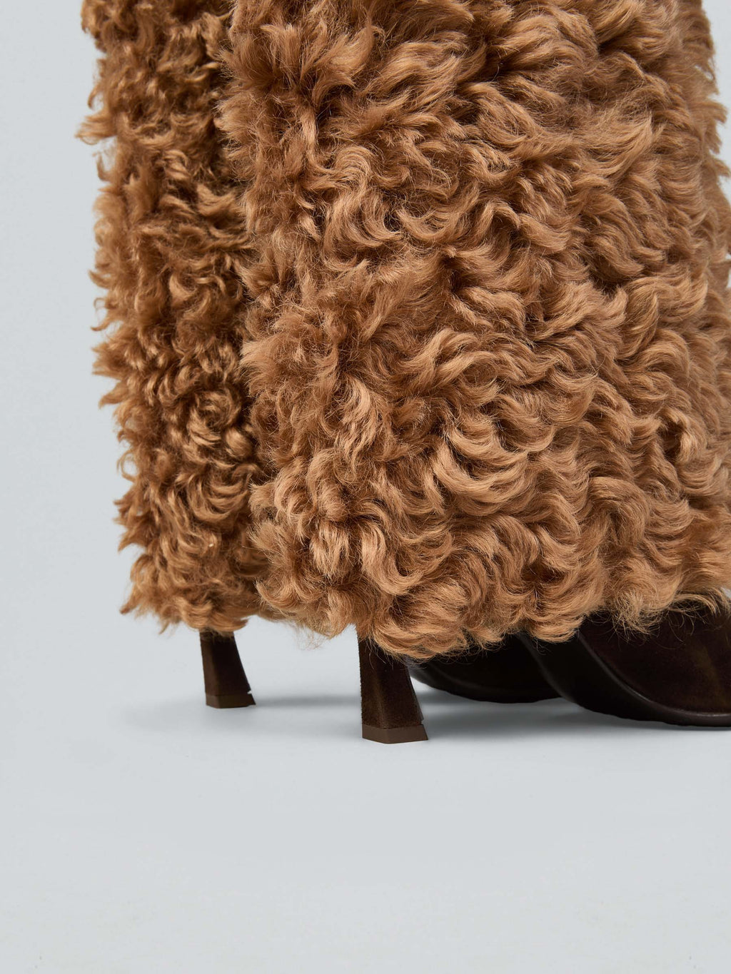 Suede boots with faux fur
