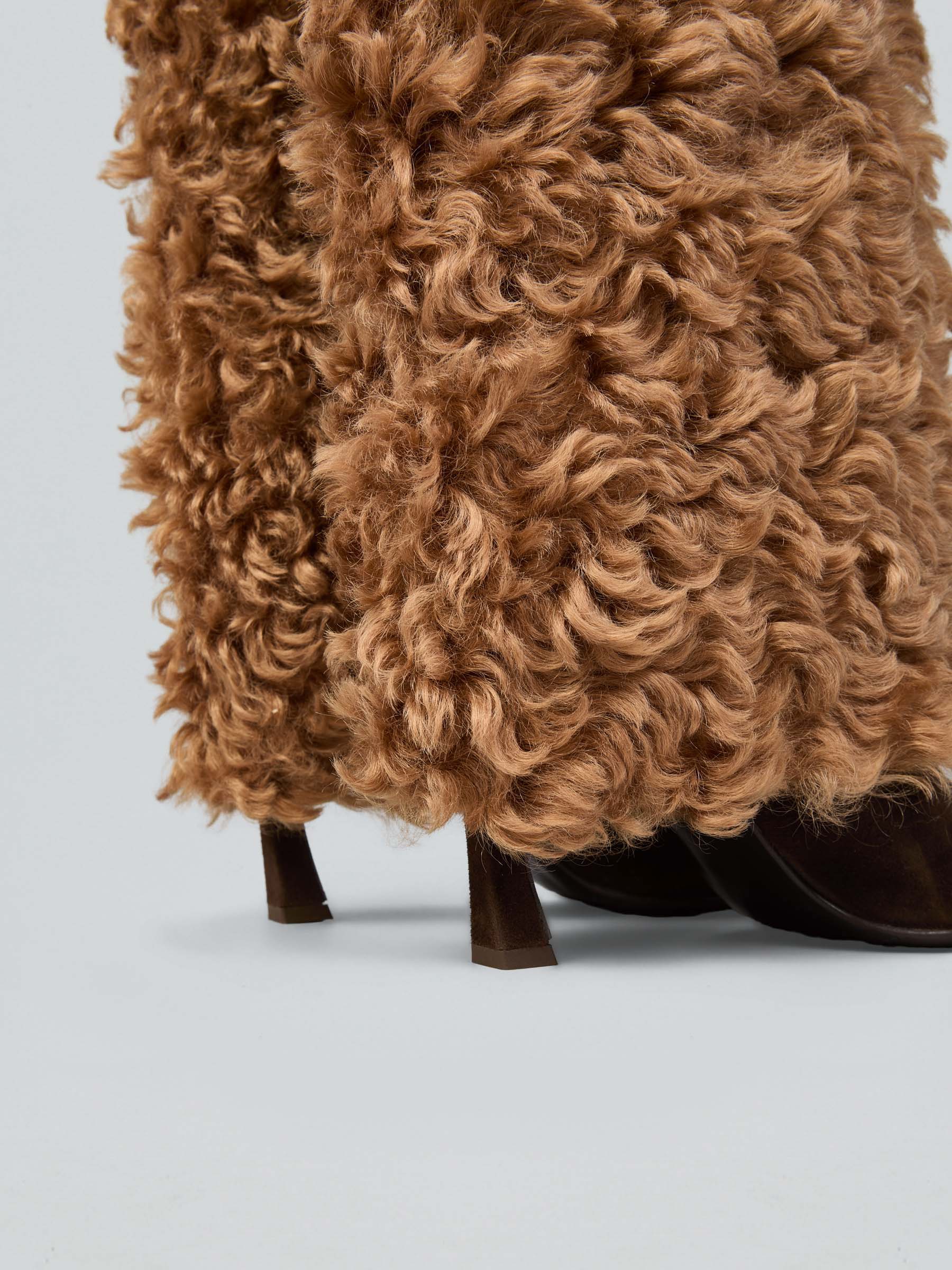 Suede boots with faux fur