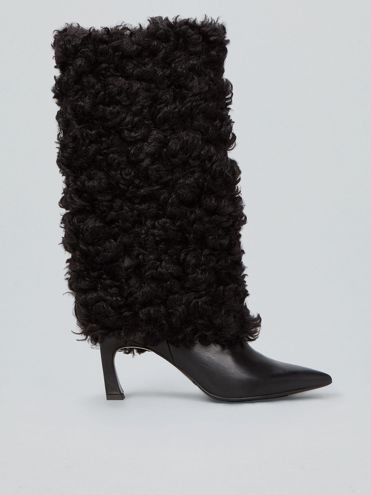 Leather boots with faux fur