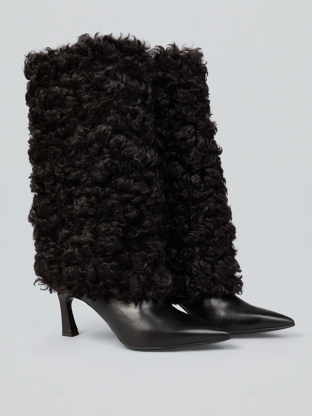 Leather boots with faux fur