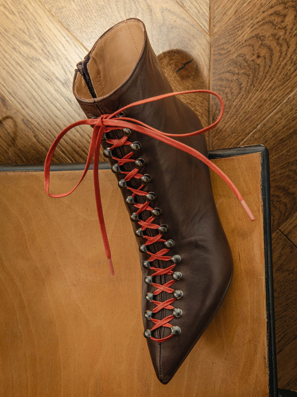 Tronchetti Stringati In Pelle