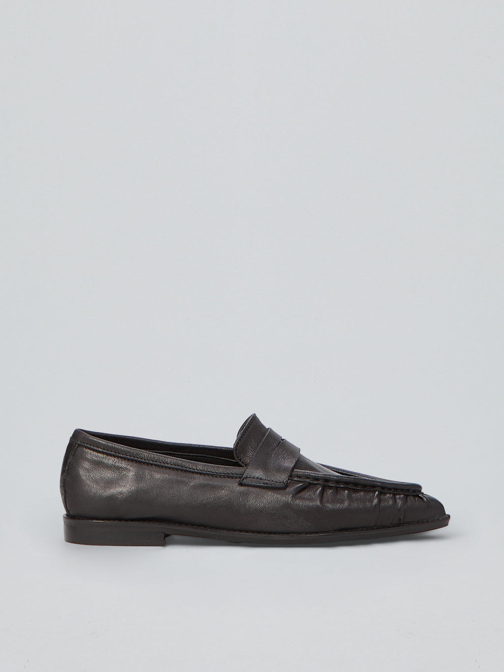 Pointed leather loafers