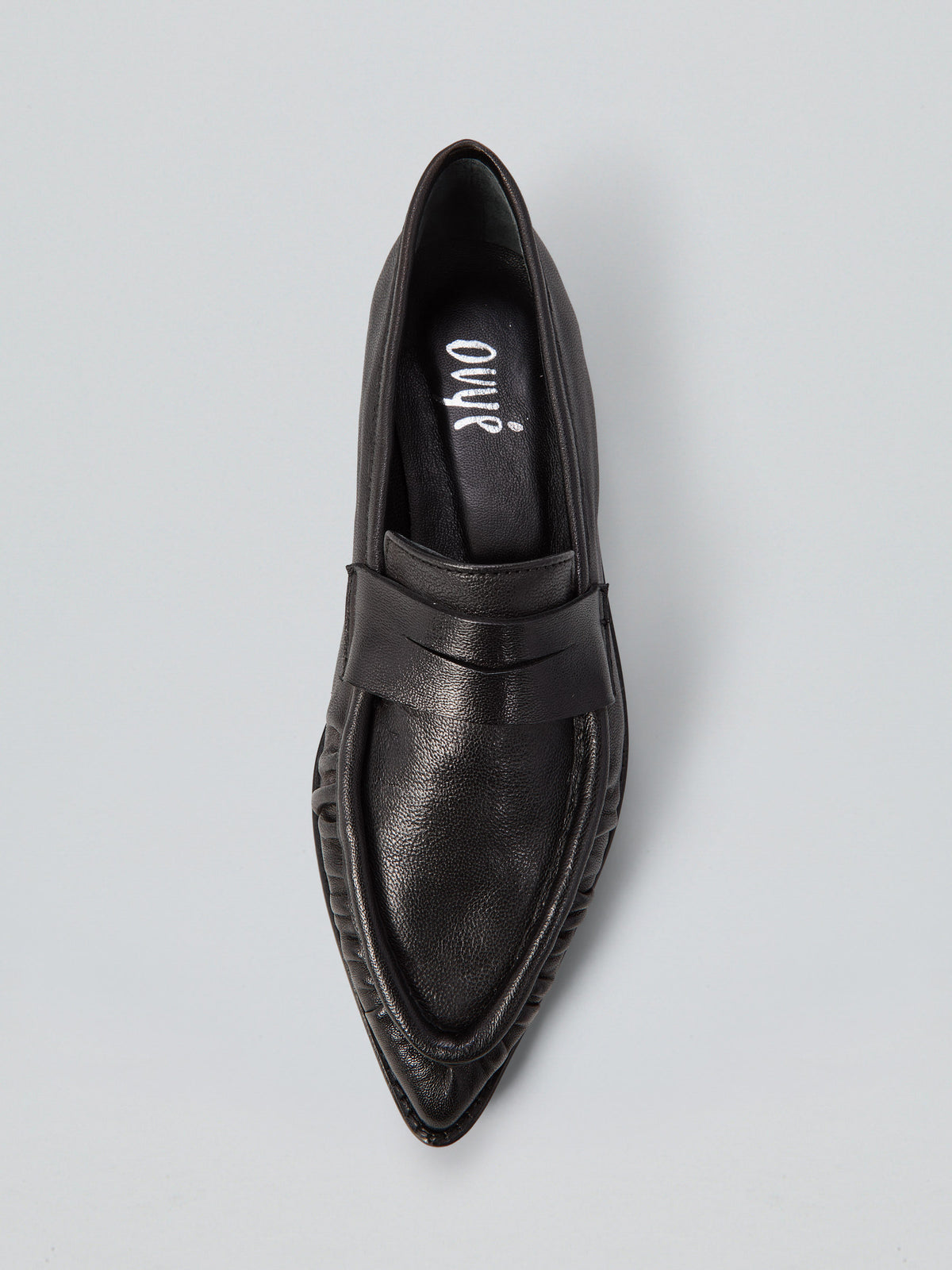 Pointed leather loafers