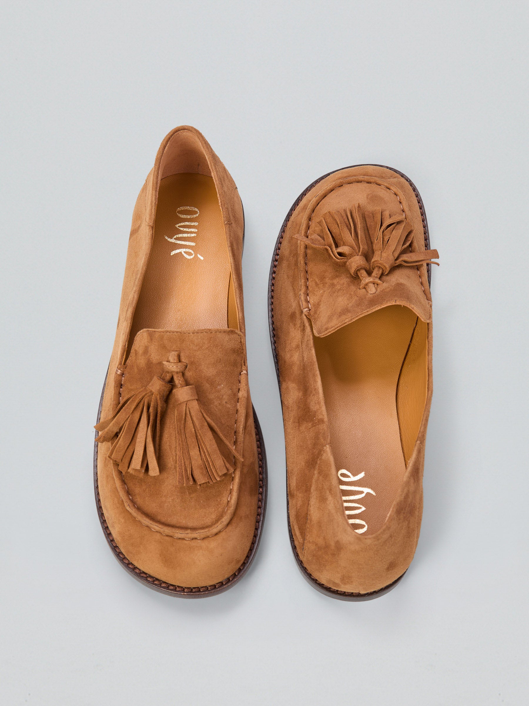 Suede loafers with tassels