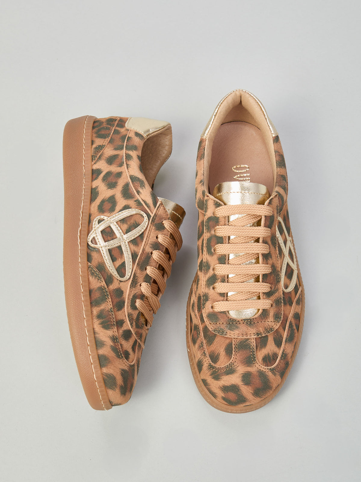 Sneakers aus Wildleder