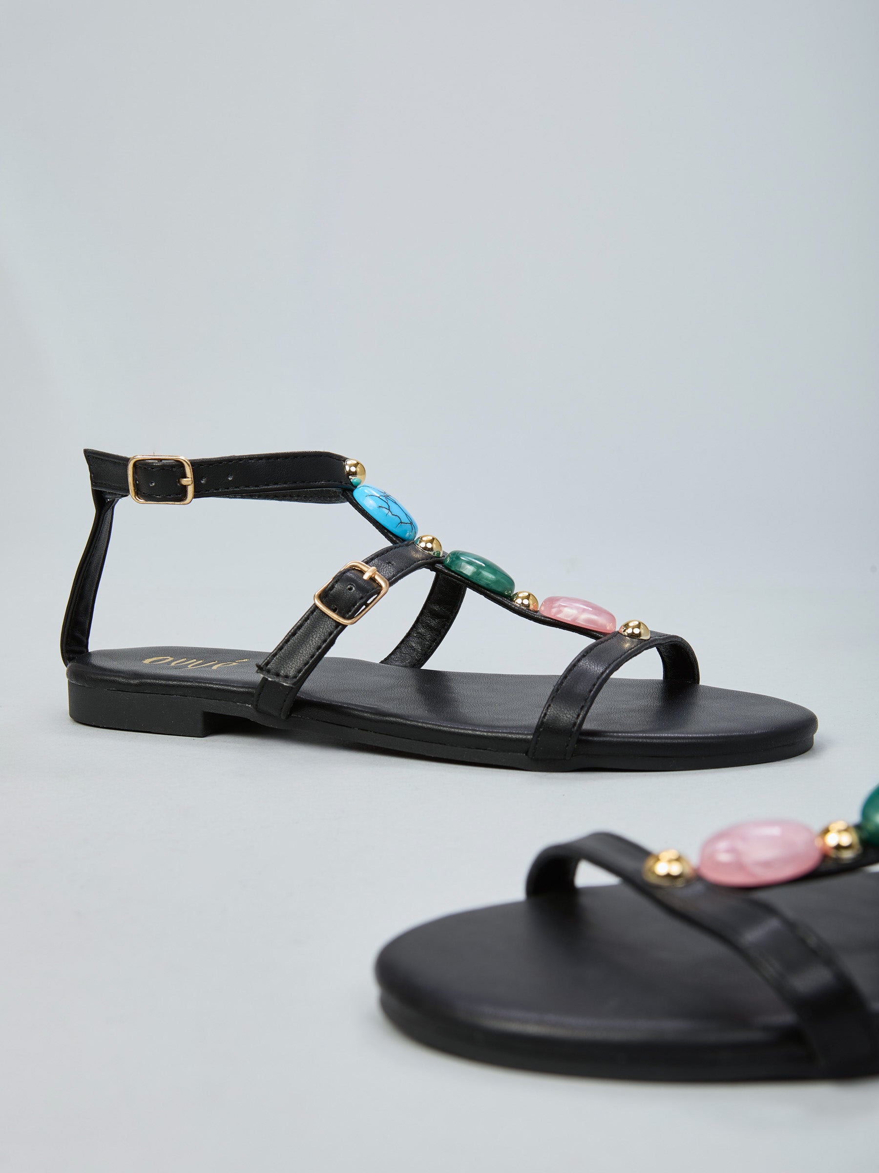Sandali con pietre