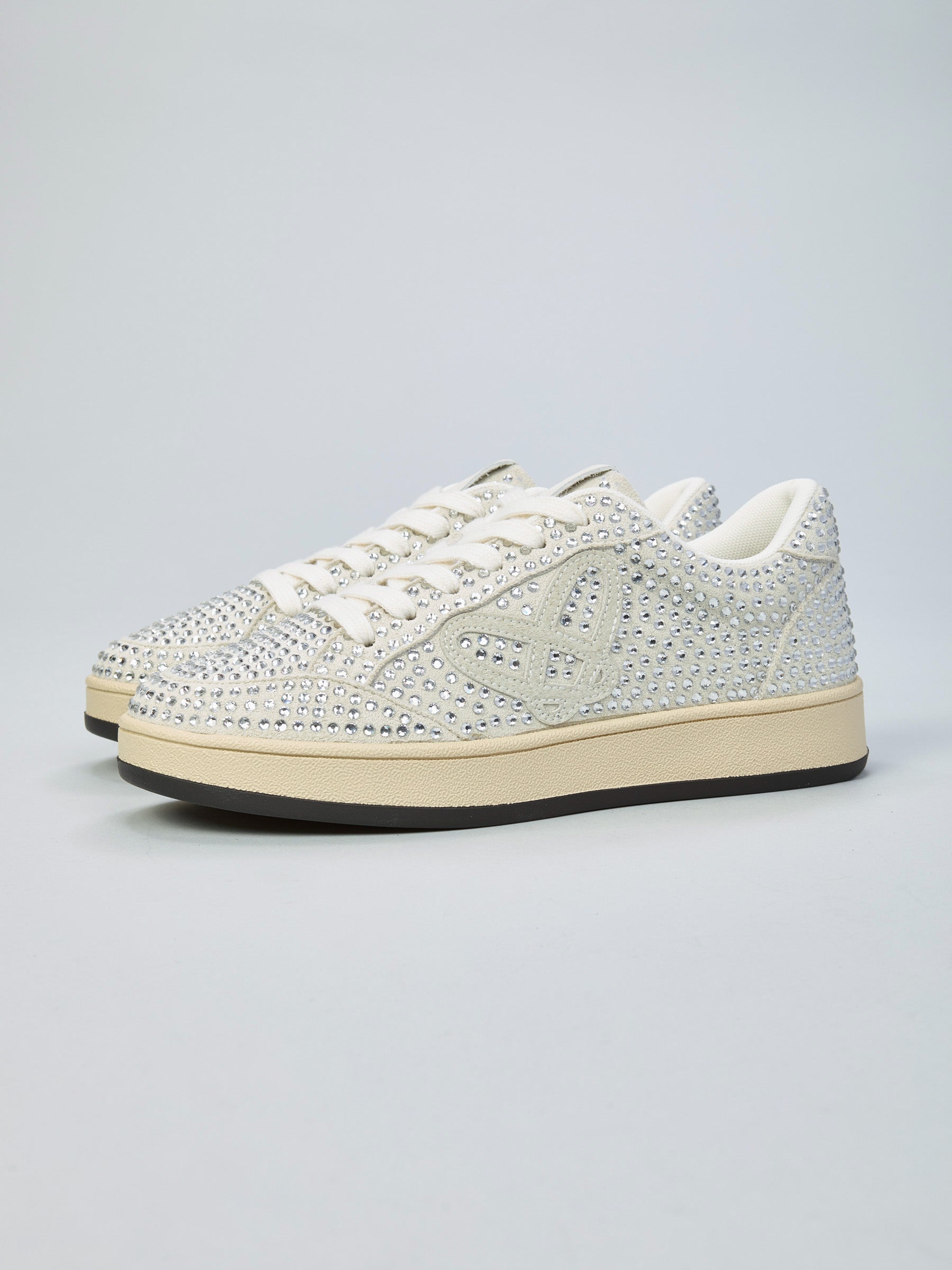 Sneakers mit Strasssteinen
