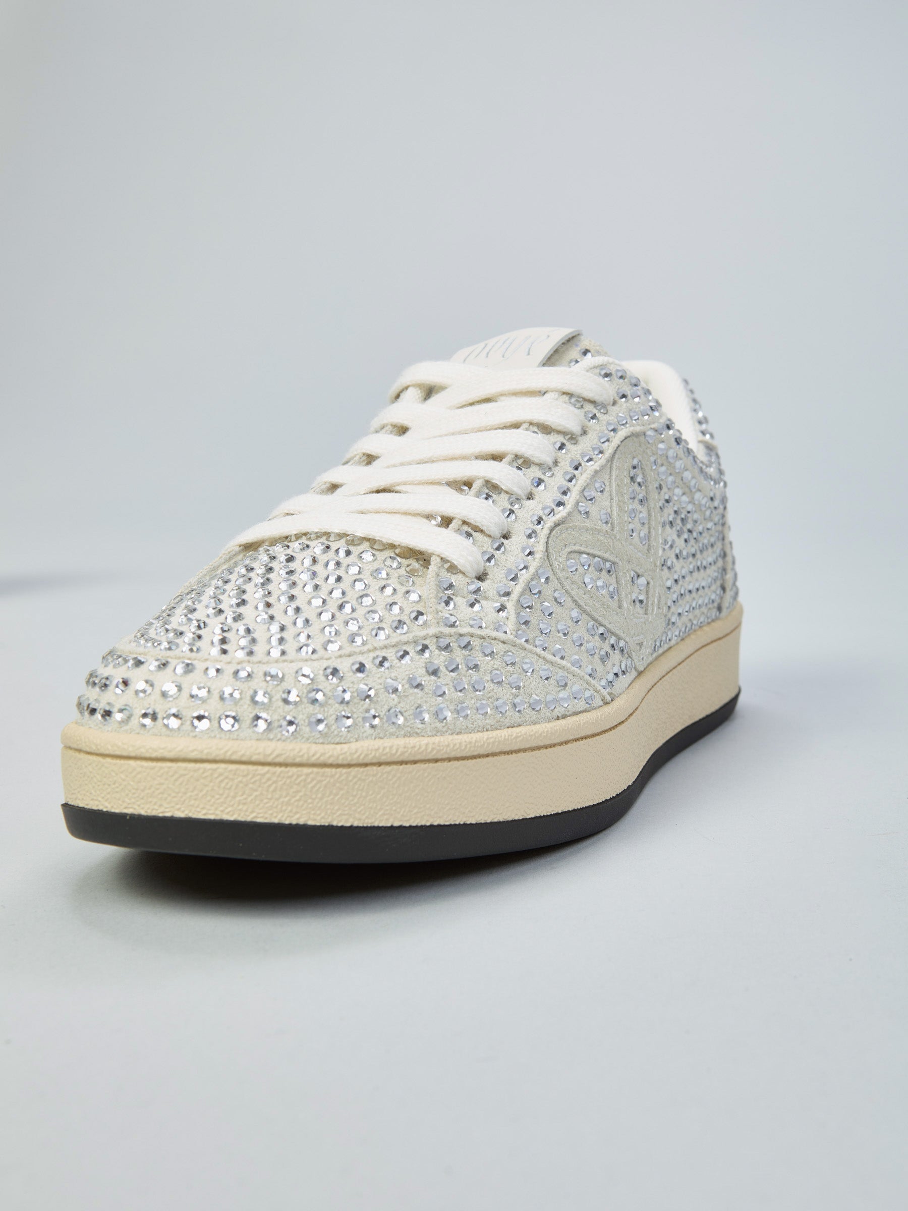 Sneakers mit Strasssteinen