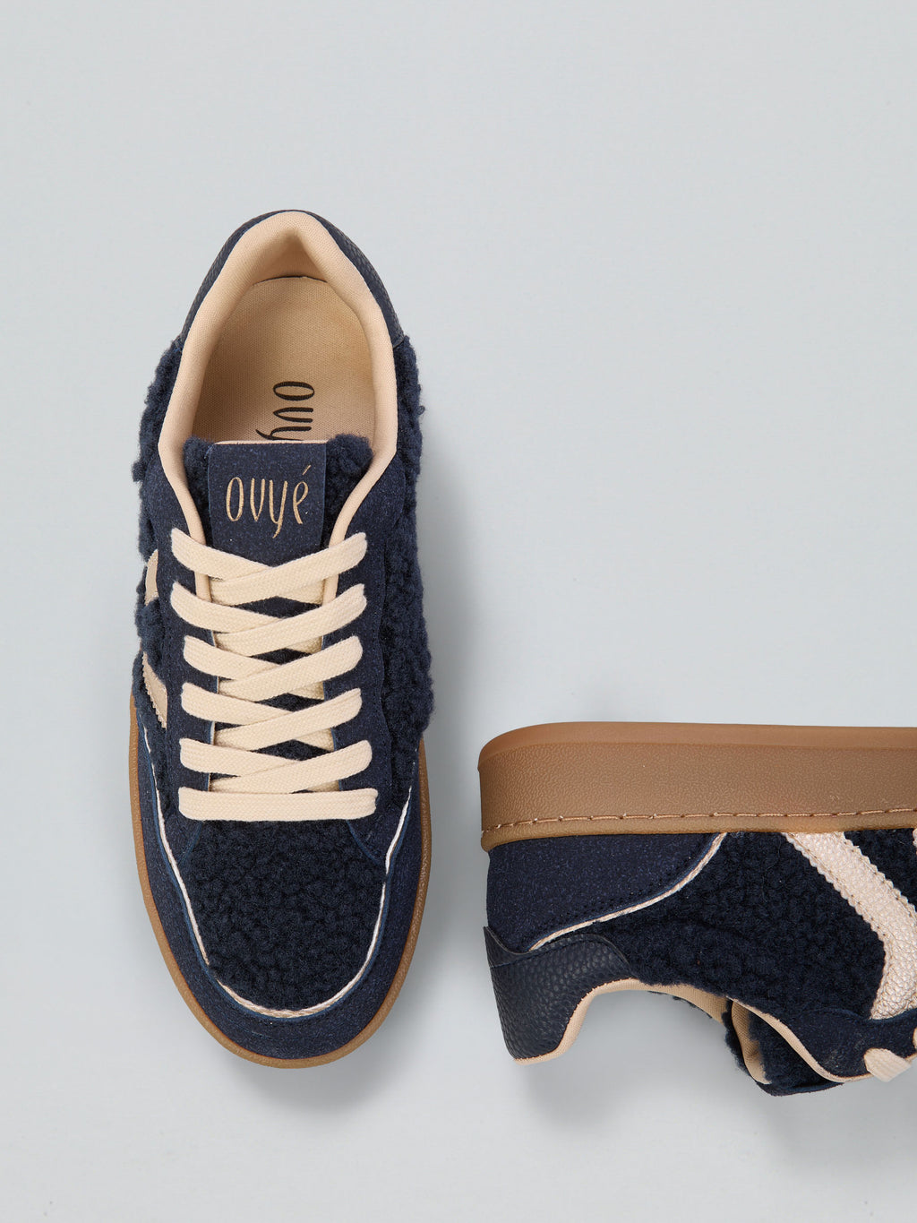 Teddy-effect sneakers