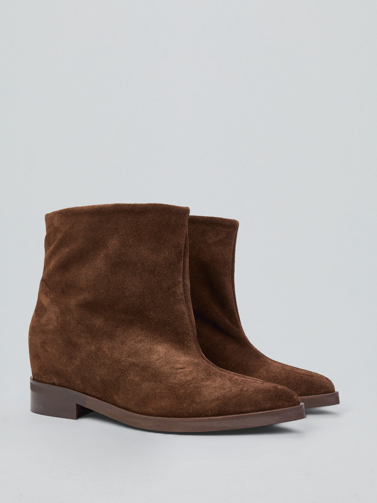 Suede ankle boot with internal wedge