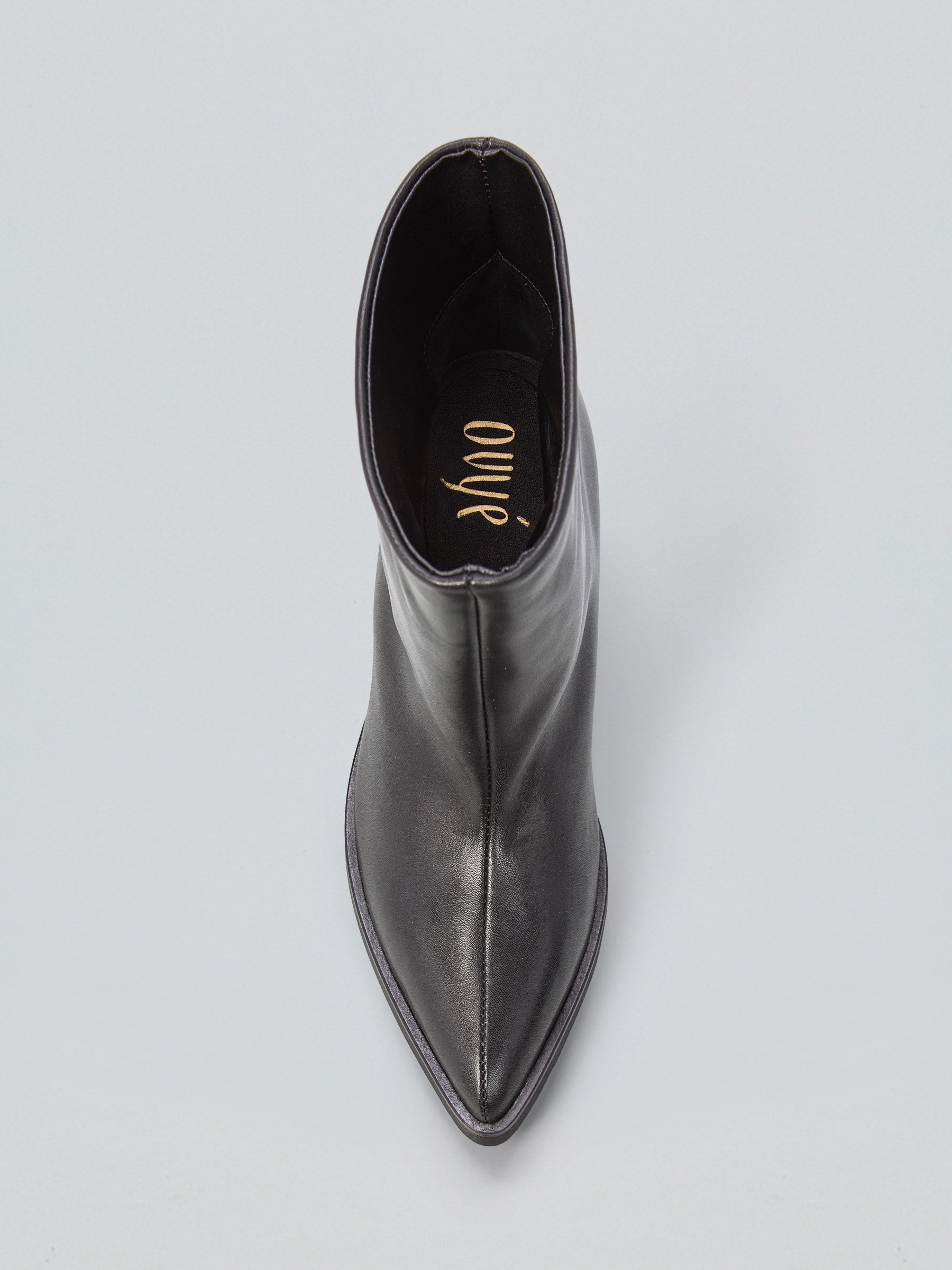 Leather ankle boot with internal wedge