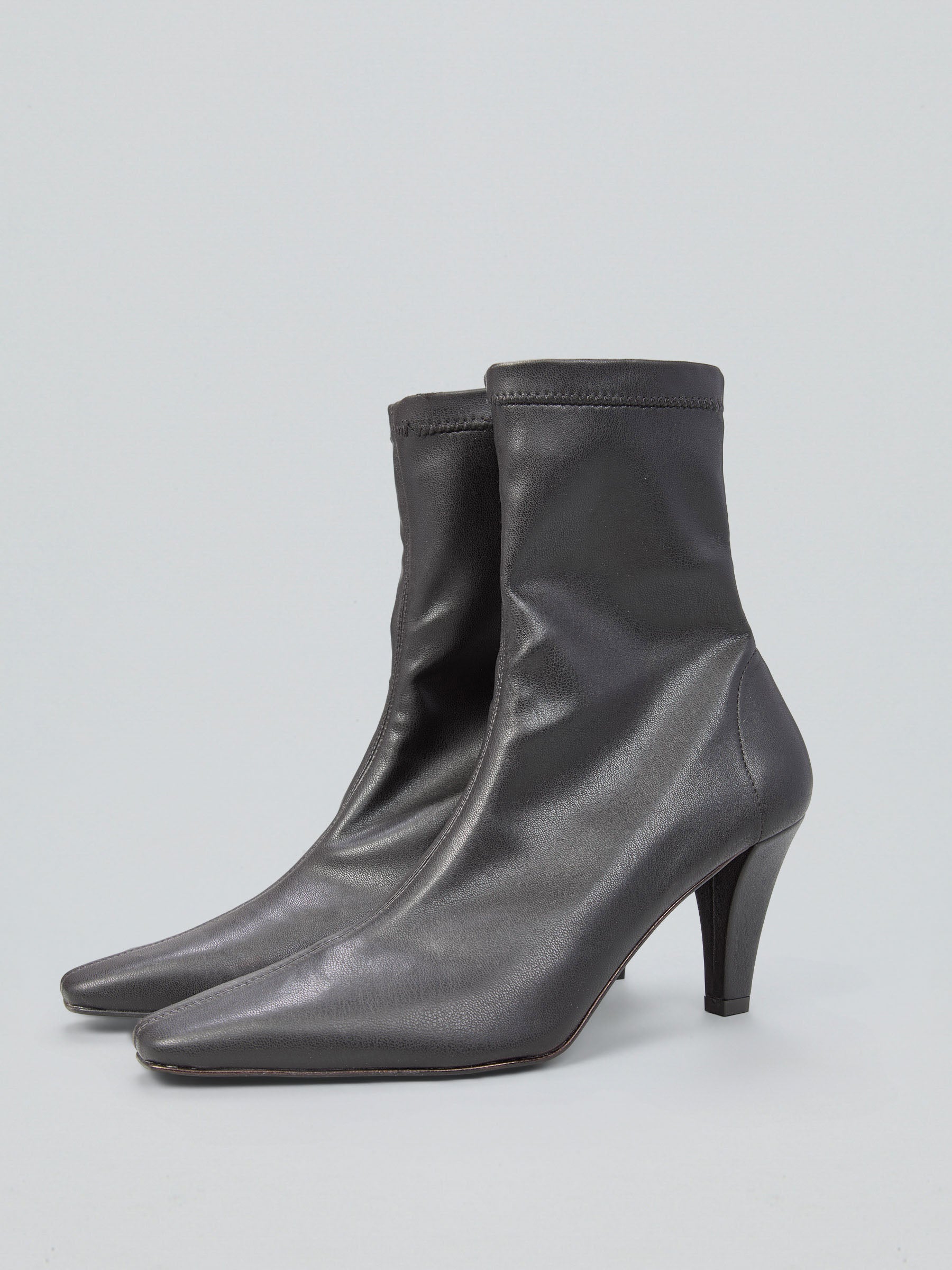 Stretch leather ankle boots