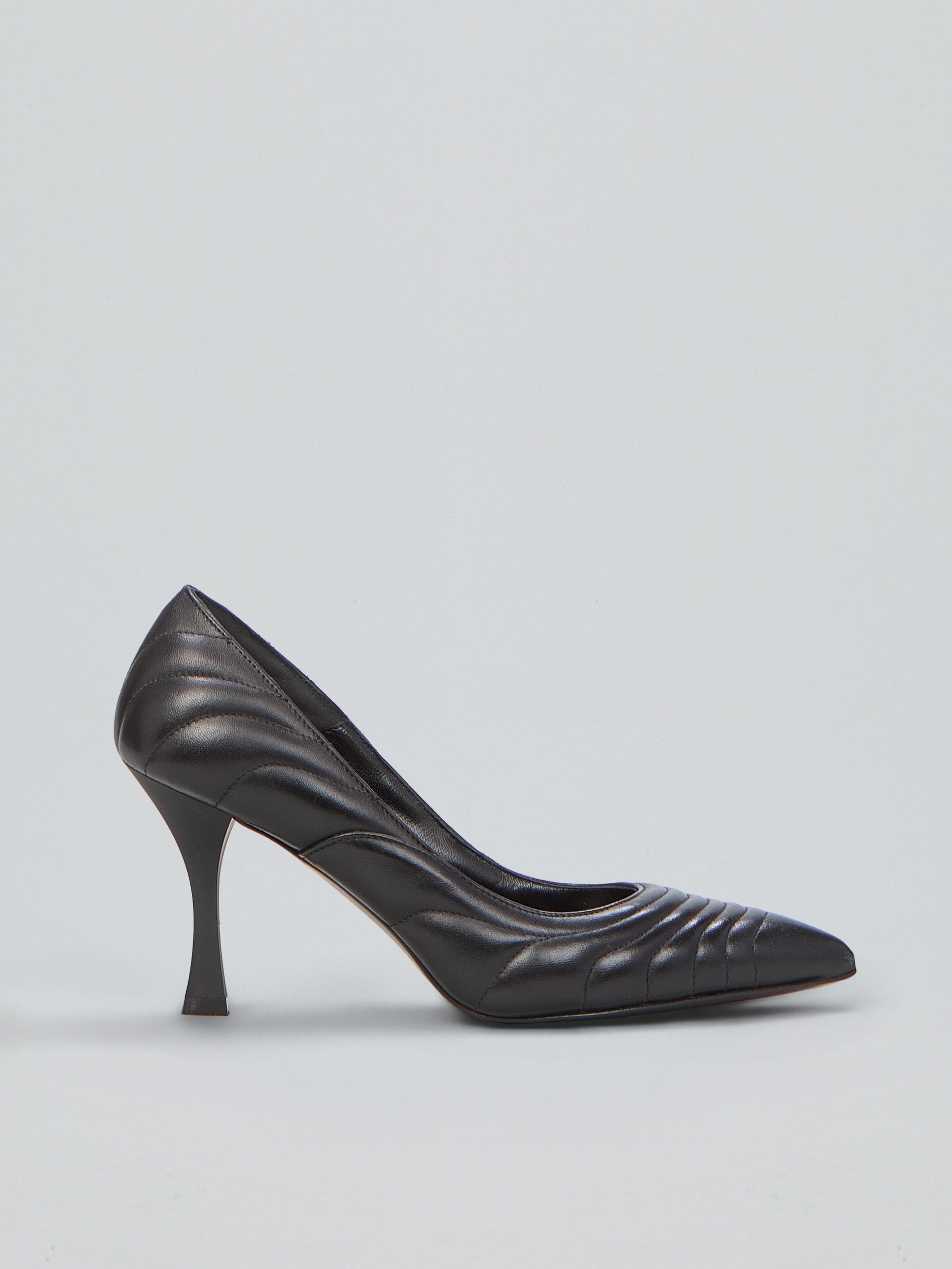 Leather pumps