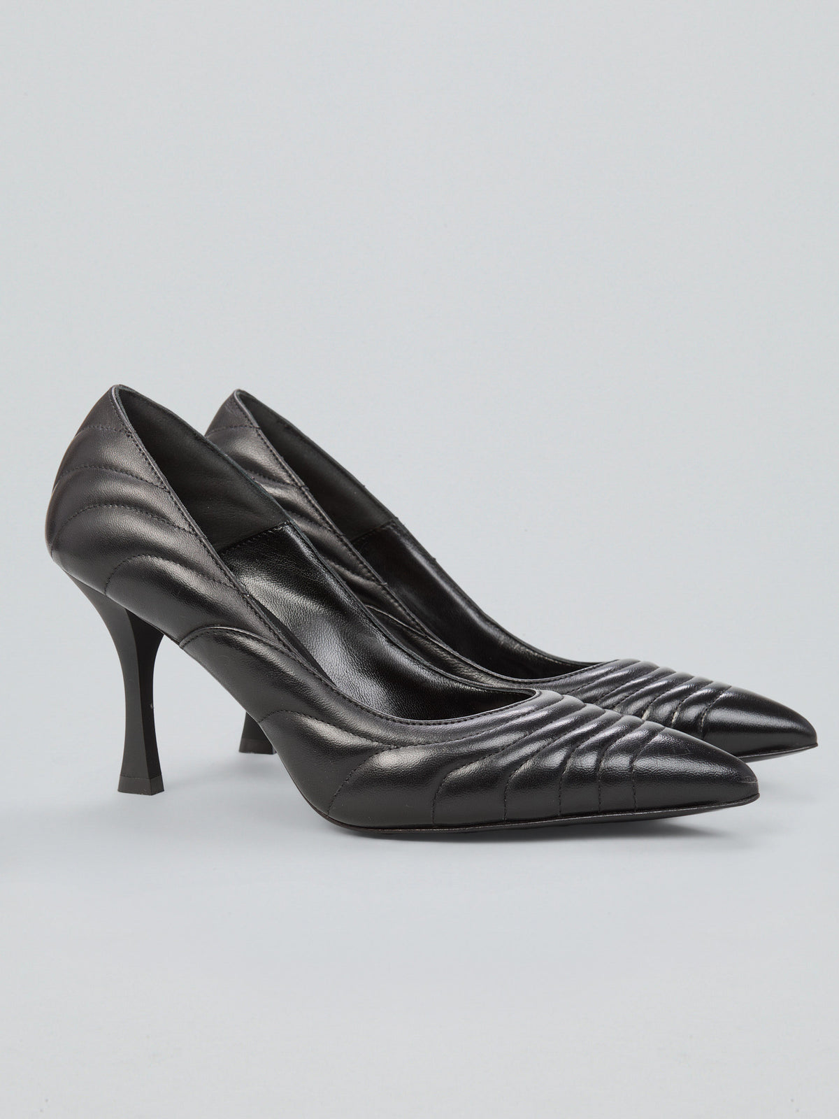 Leather pumps
