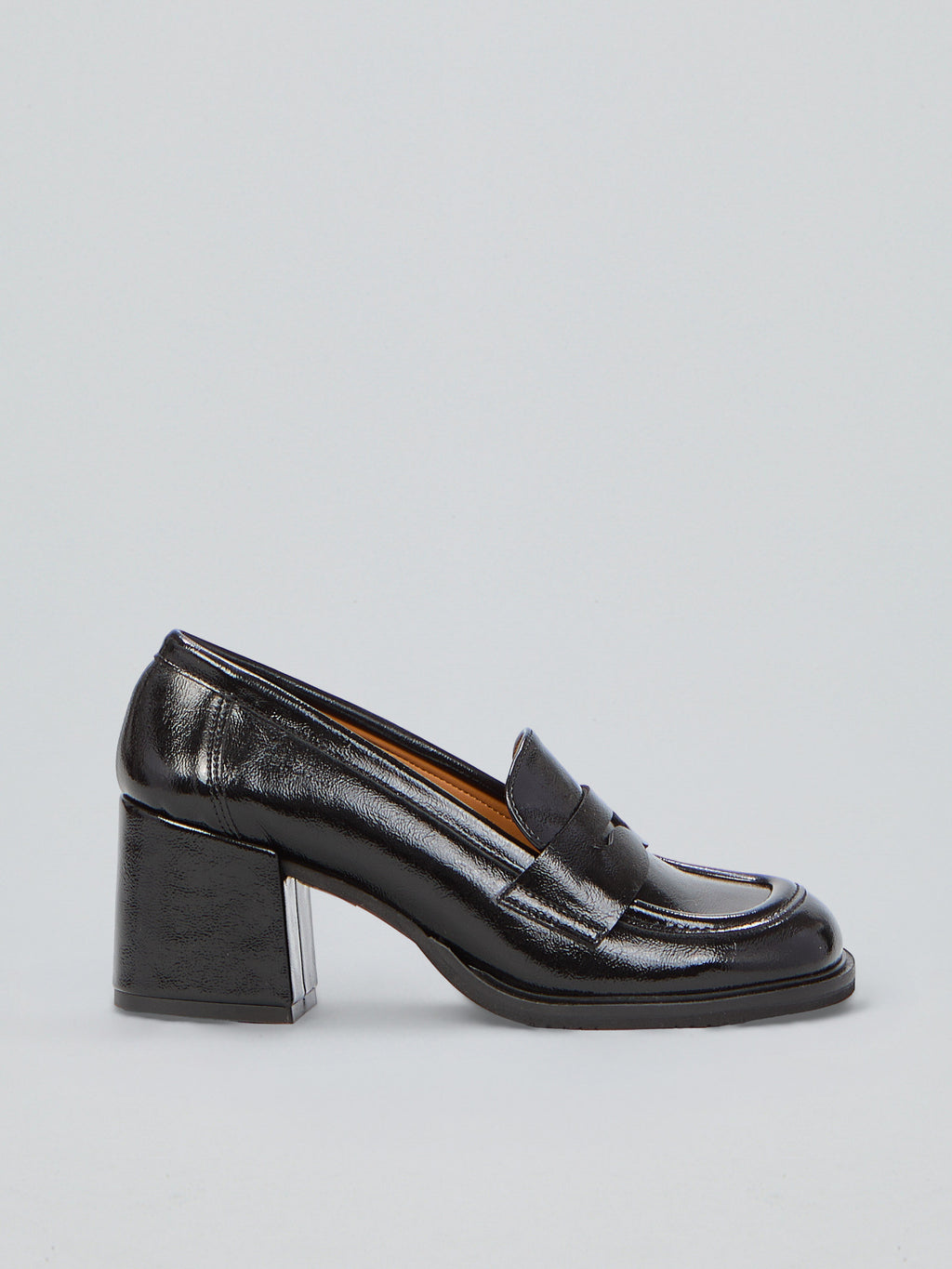 Heeled loafers