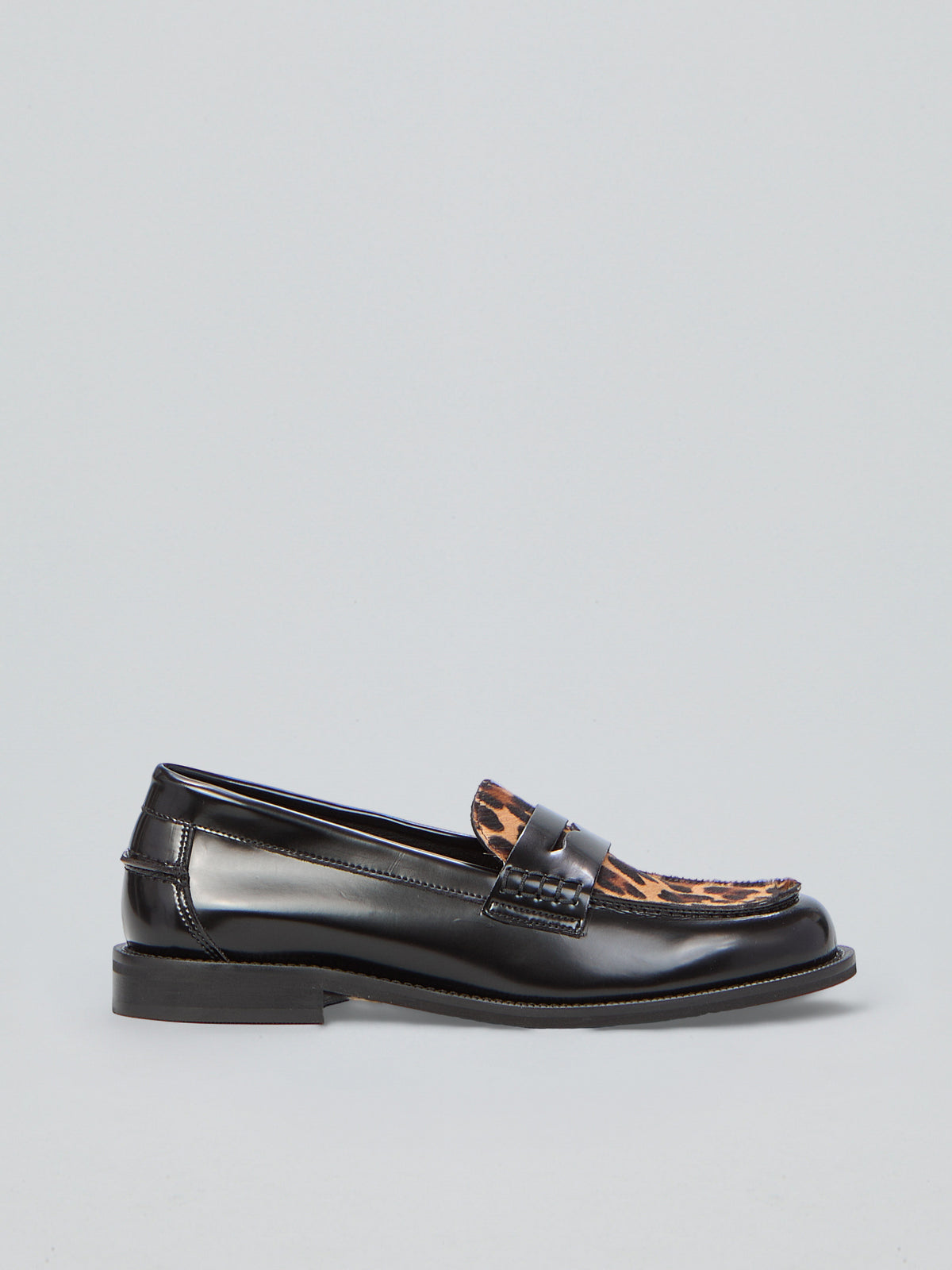 Classic loafers with leopard print pony hair insert