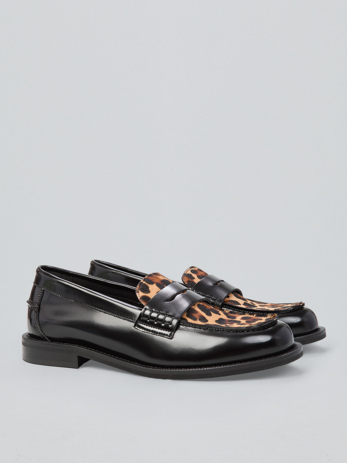 Classic loafers with leopard print pony hair insert