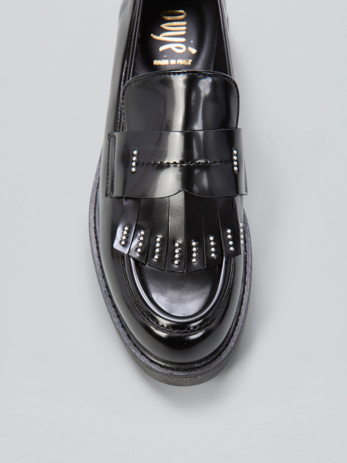 Loafers with fringes and micro-studs