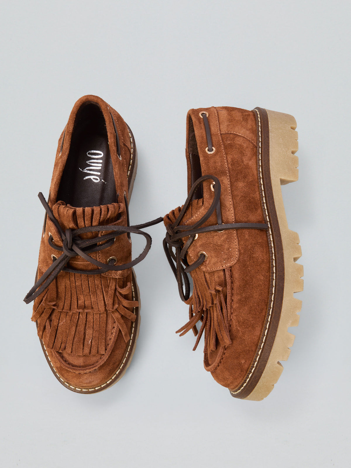 Laced suede loafers with fringes