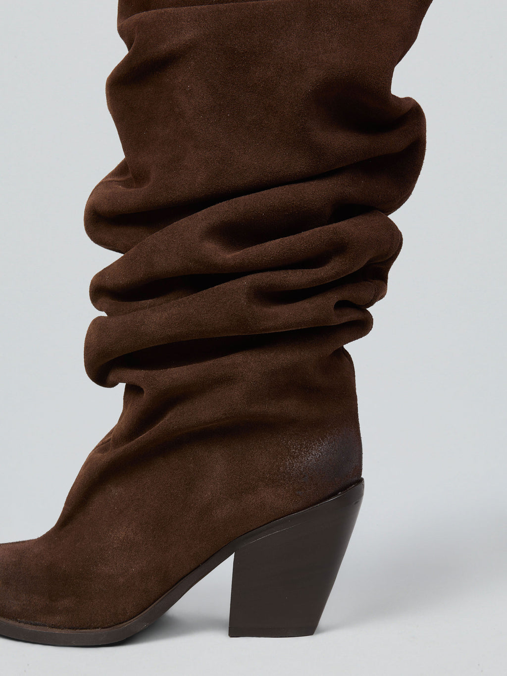 Cowboystiefel aus gekräuseltem Wildleder