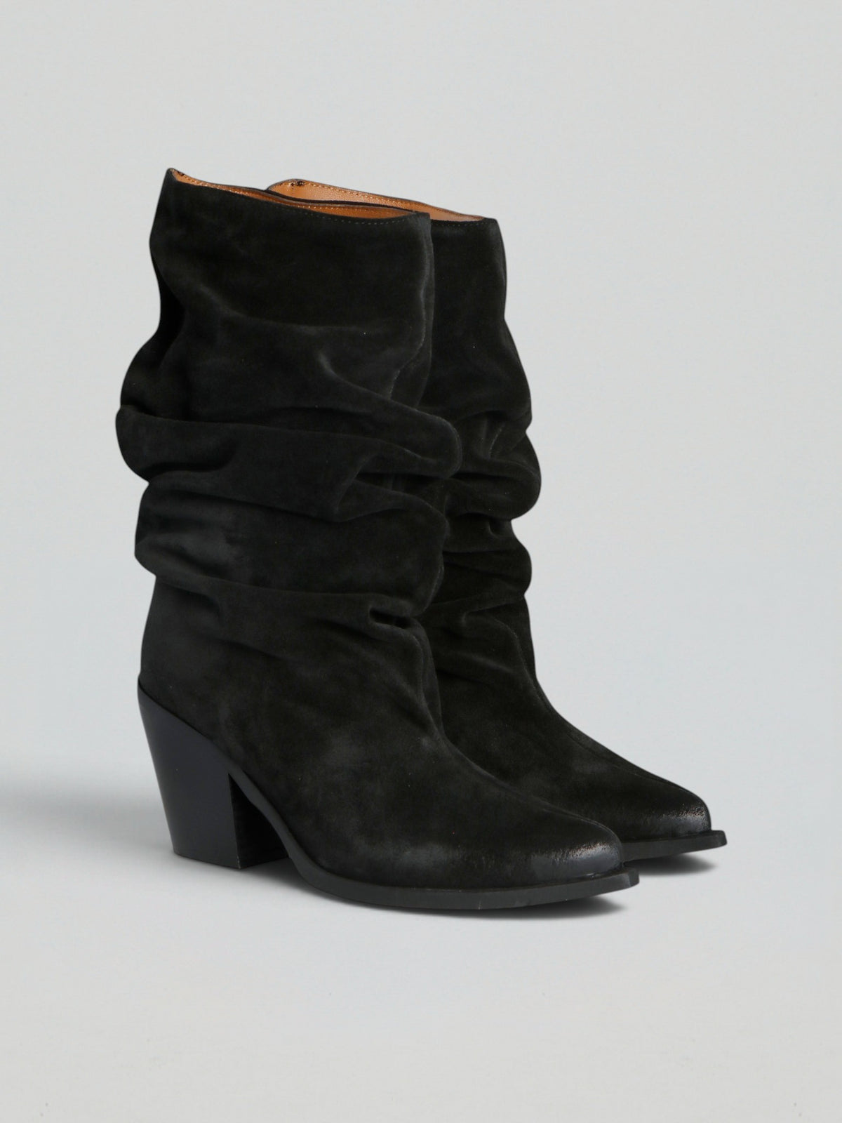 Geraffte Wildleder-Cowboystiefel