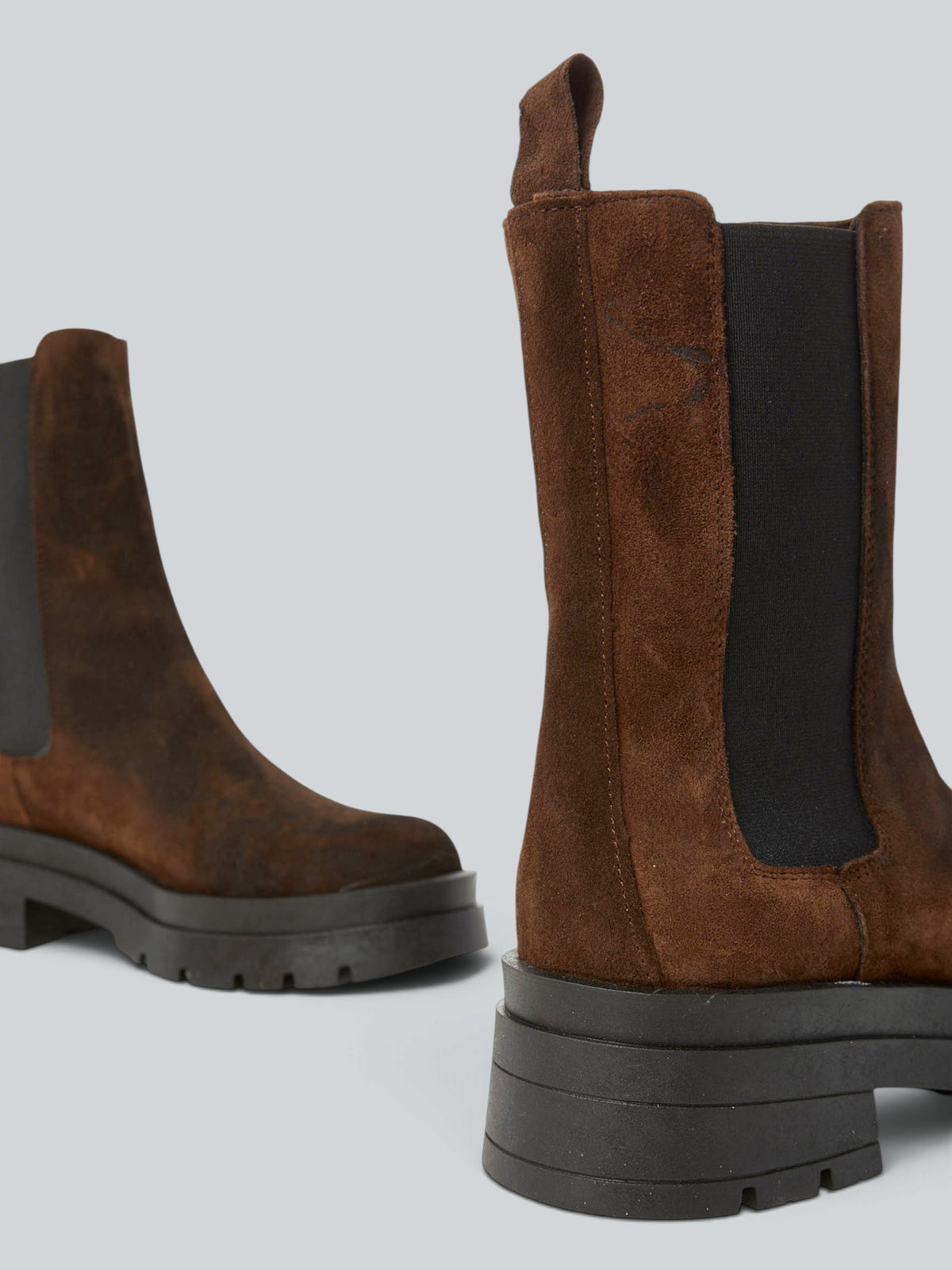 Chelsea boot in camoscio