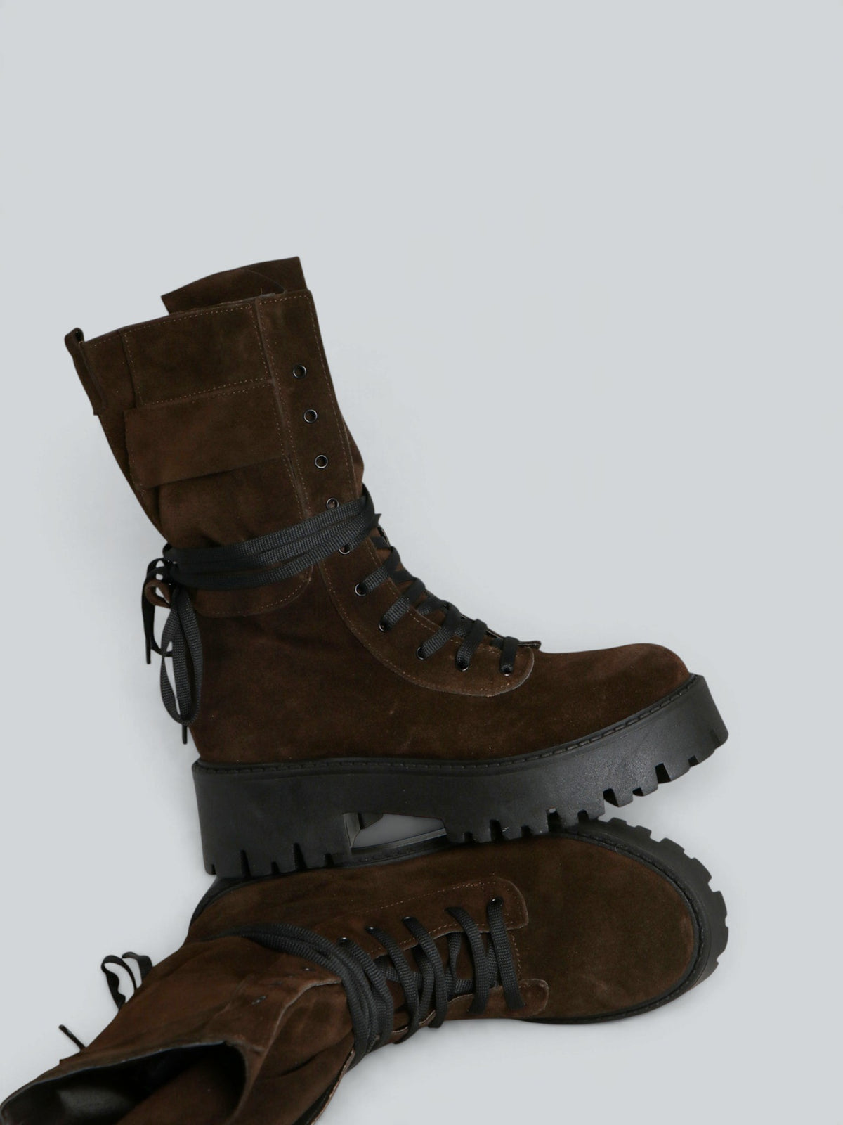 Bottines de combat en daim