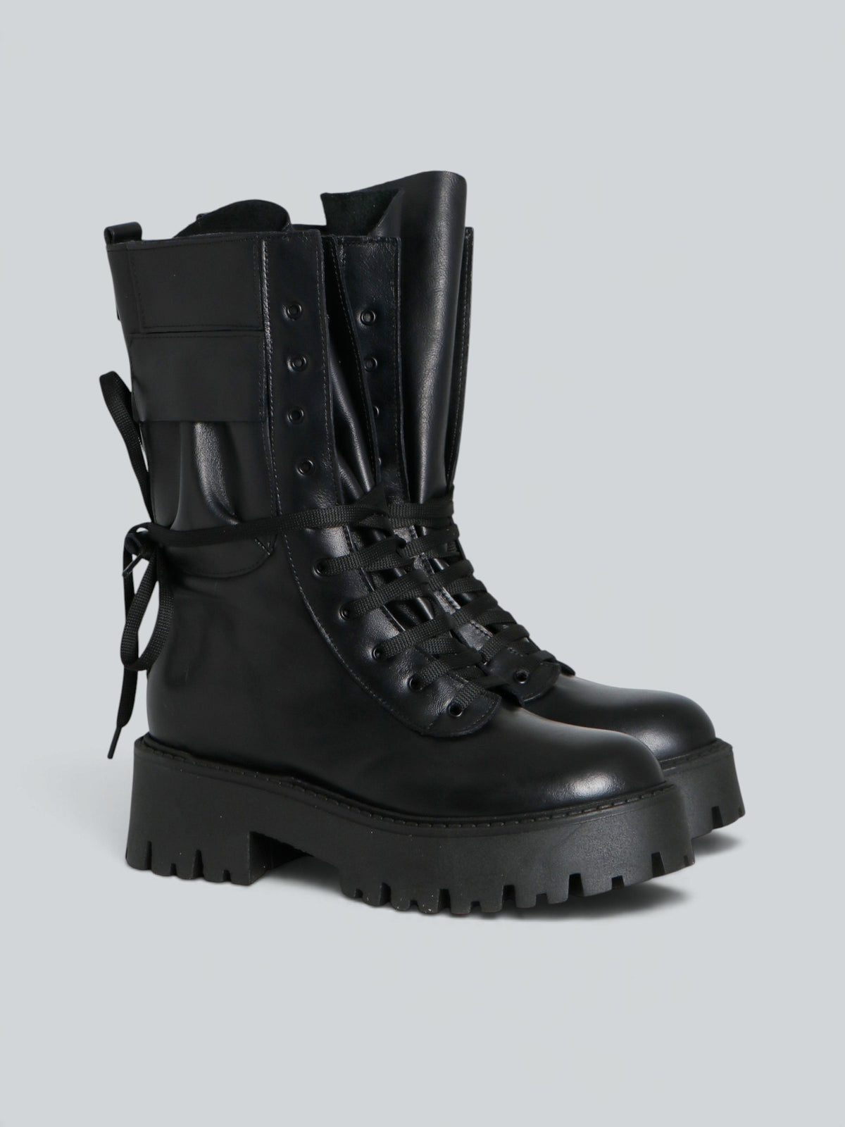 Bottines militaires en cuir
