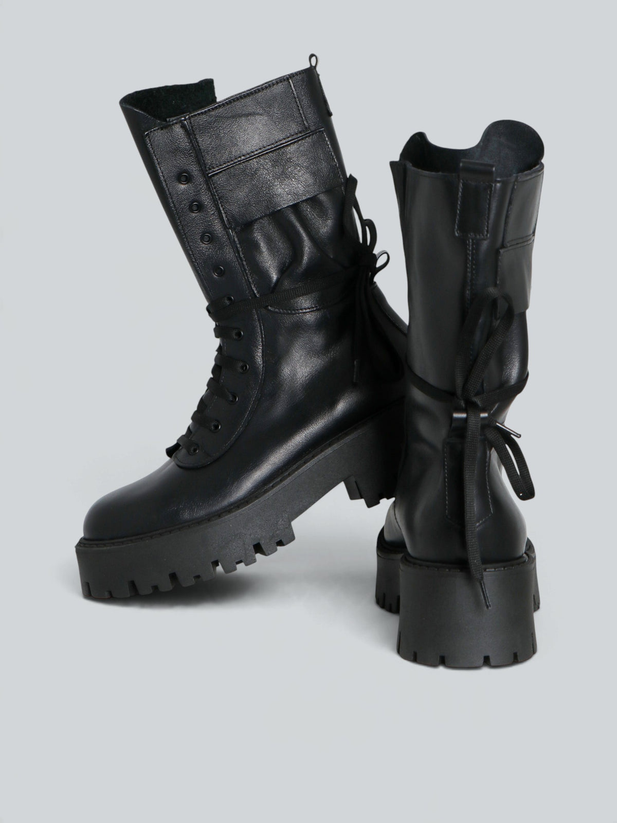 Bottines militaires en cuir