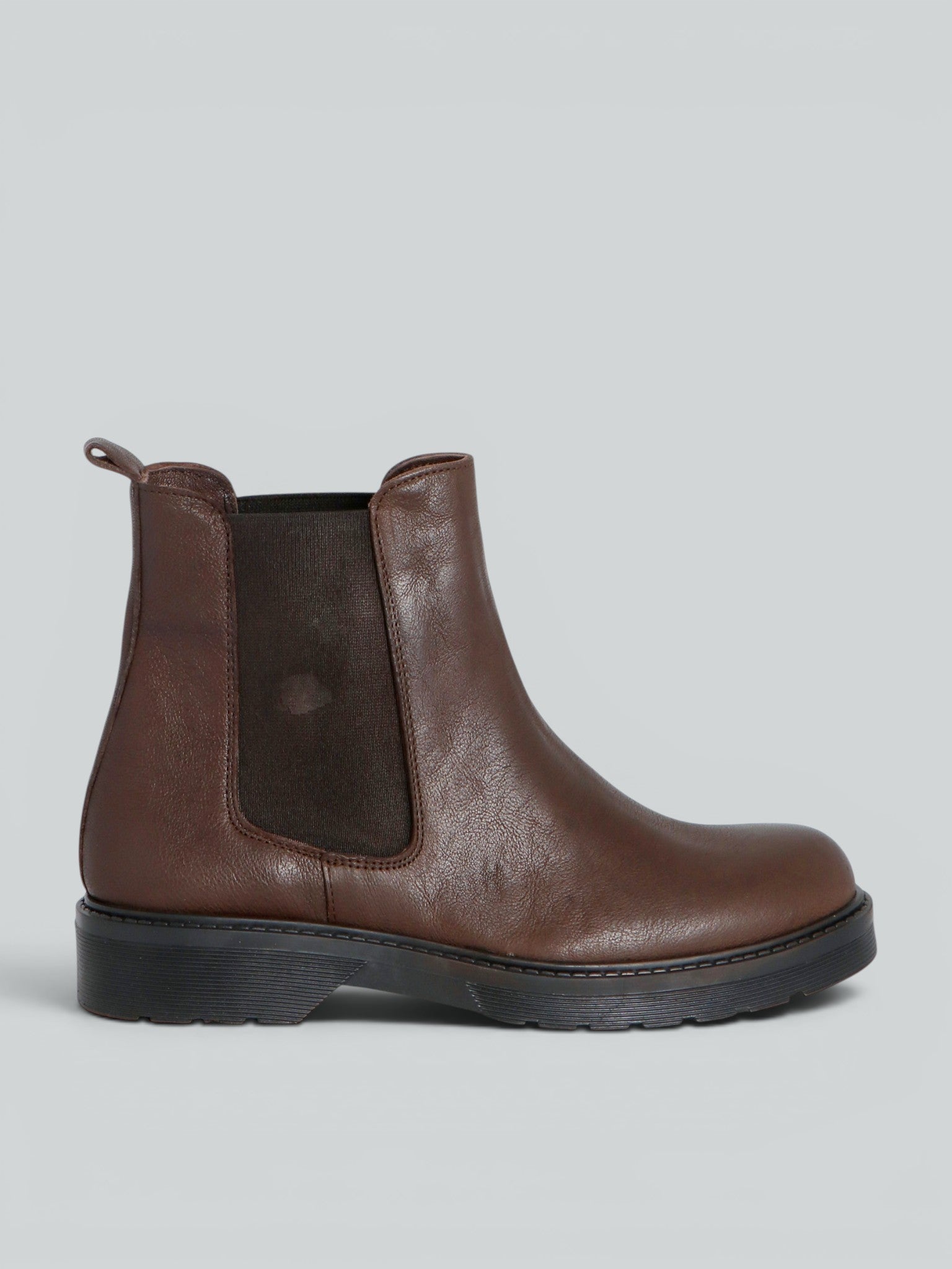 Leather Chelsea boot