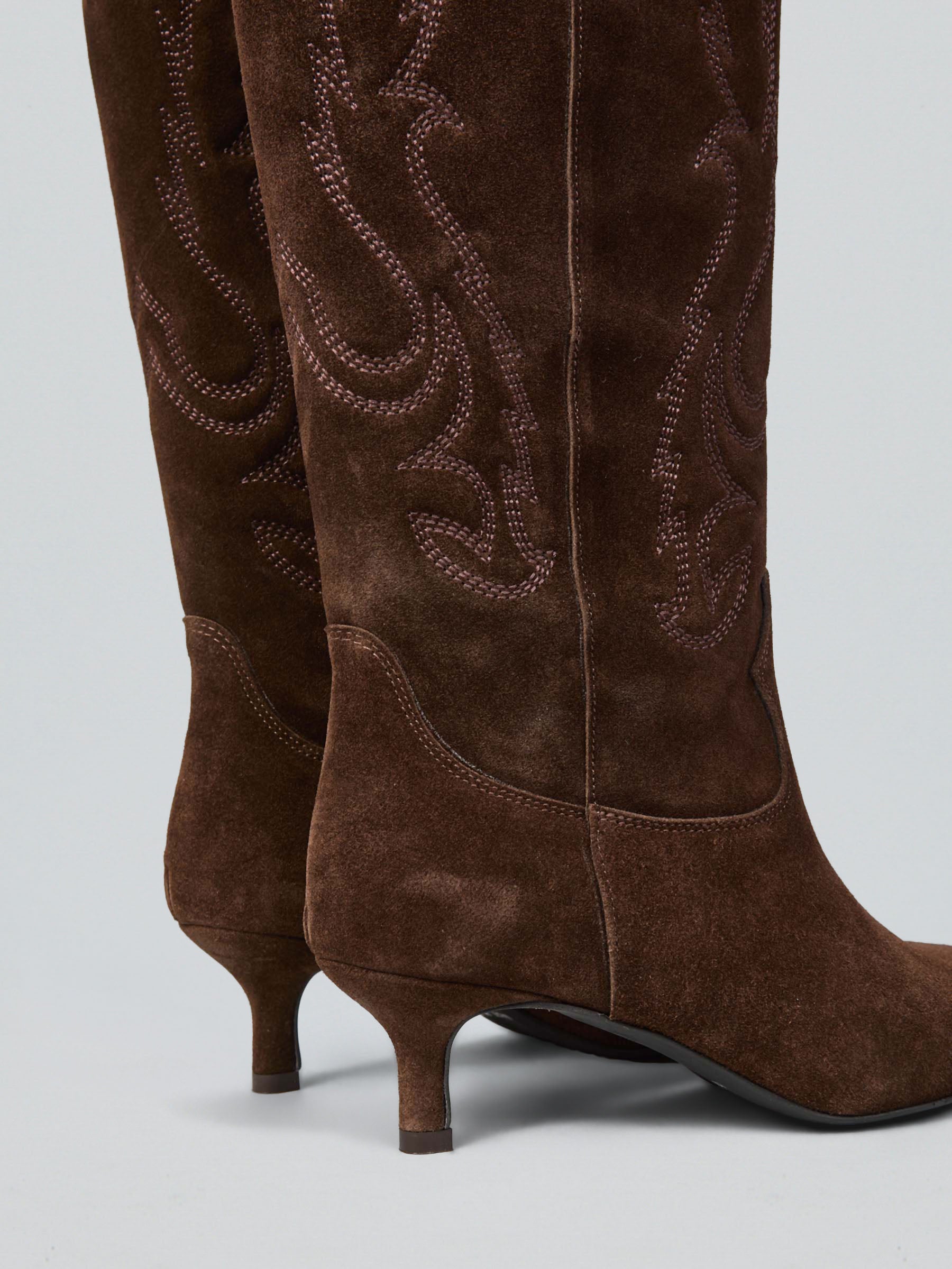 Suede boots