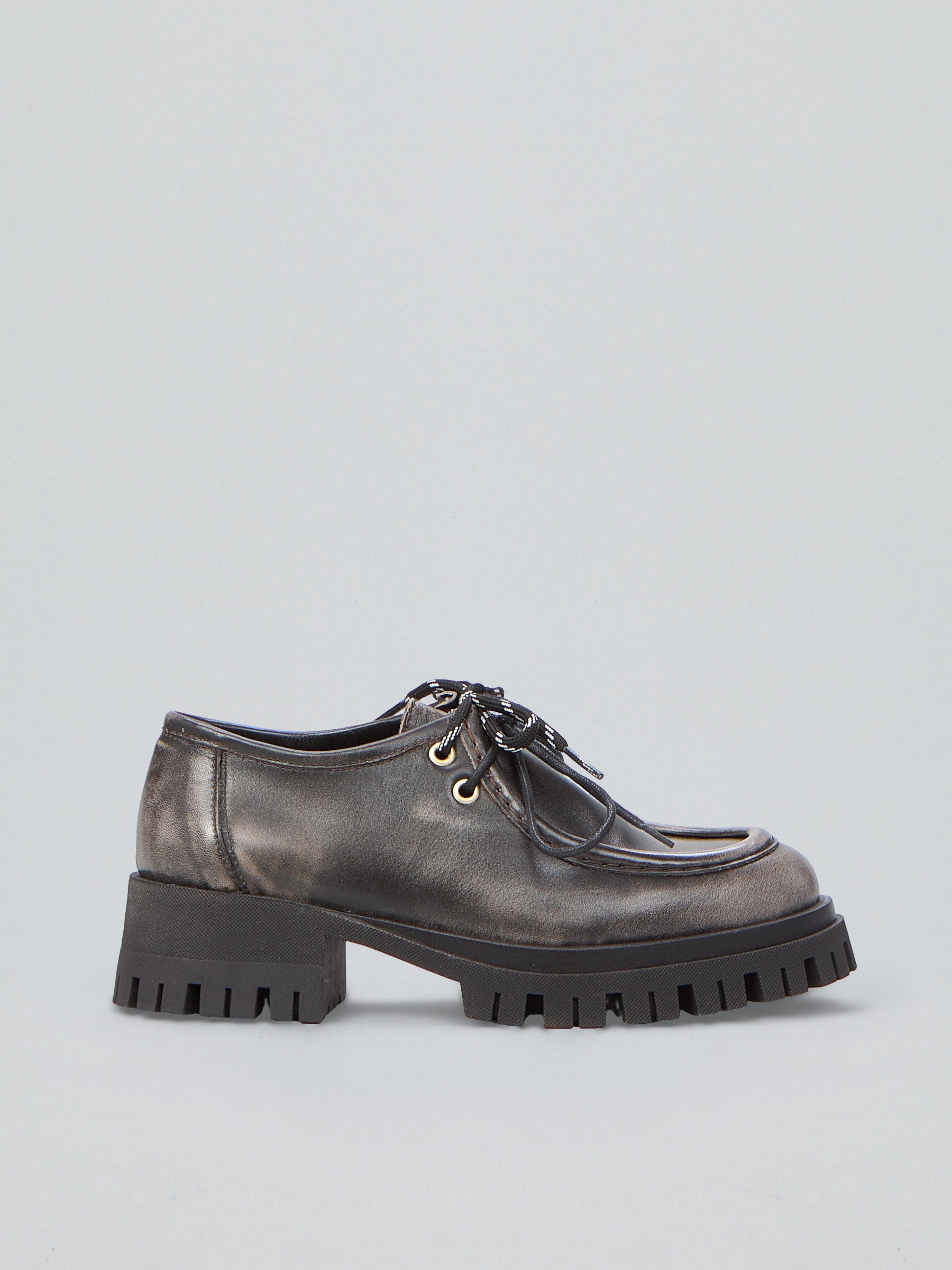 Vintage-effect leather lace-ups