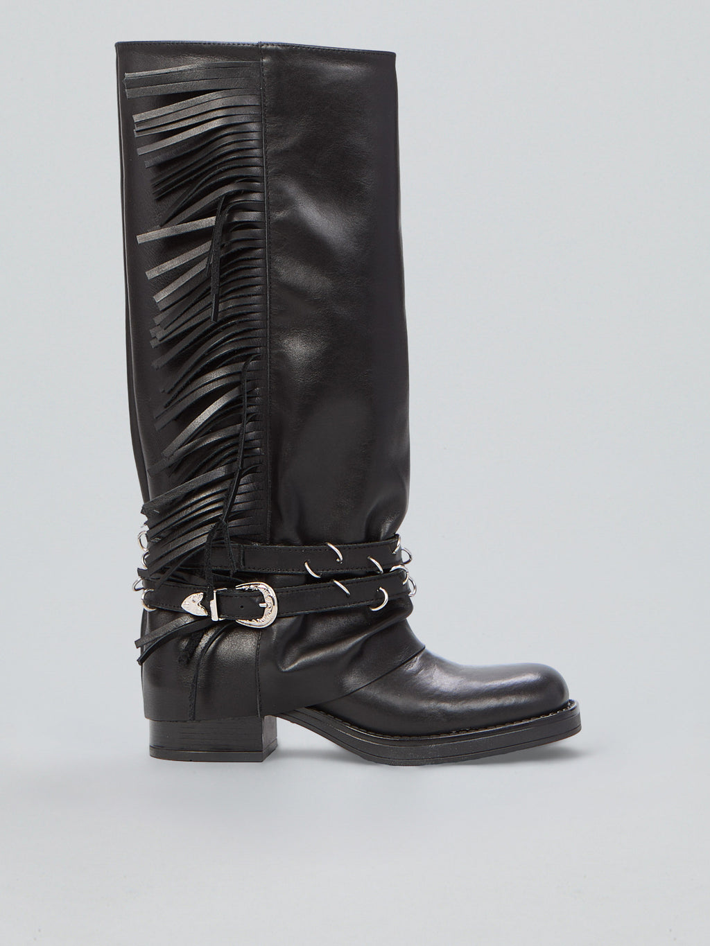 Biker in pelle con frange