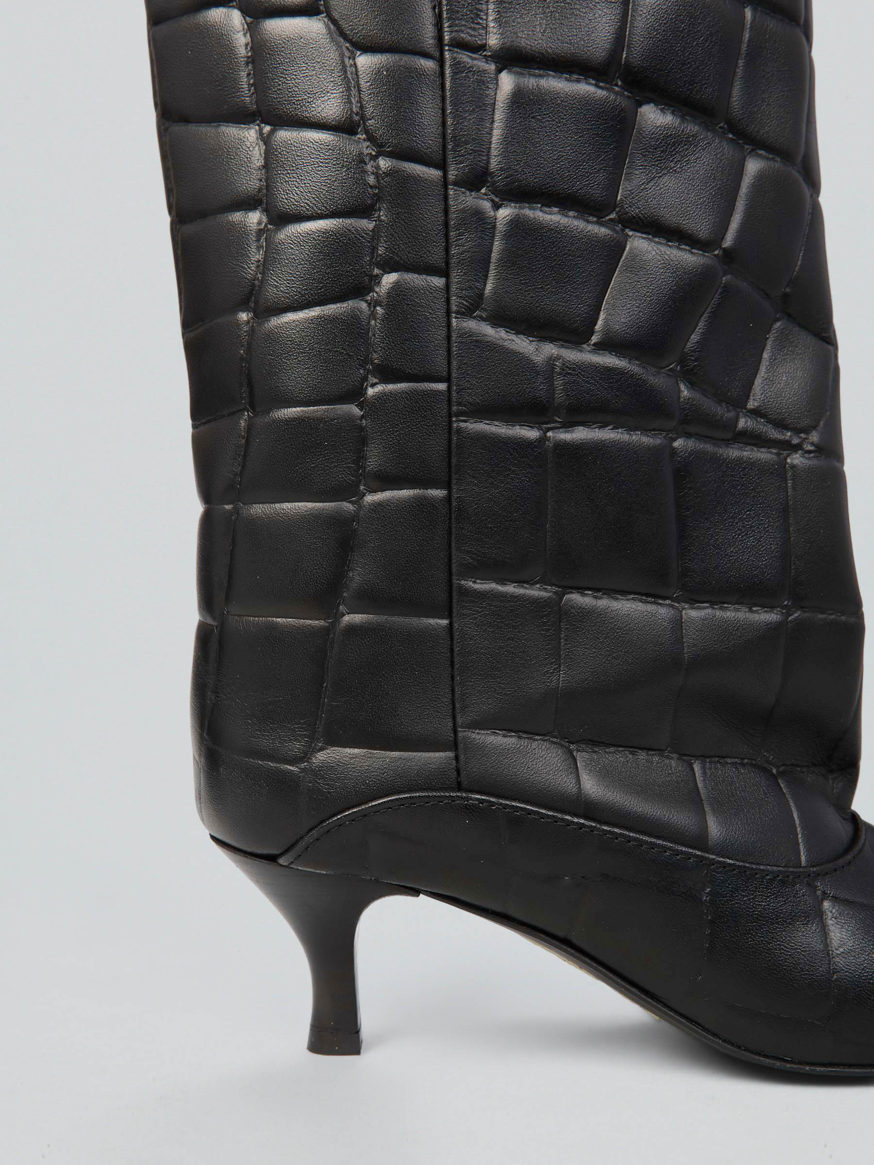 Leather boots with crocodile print