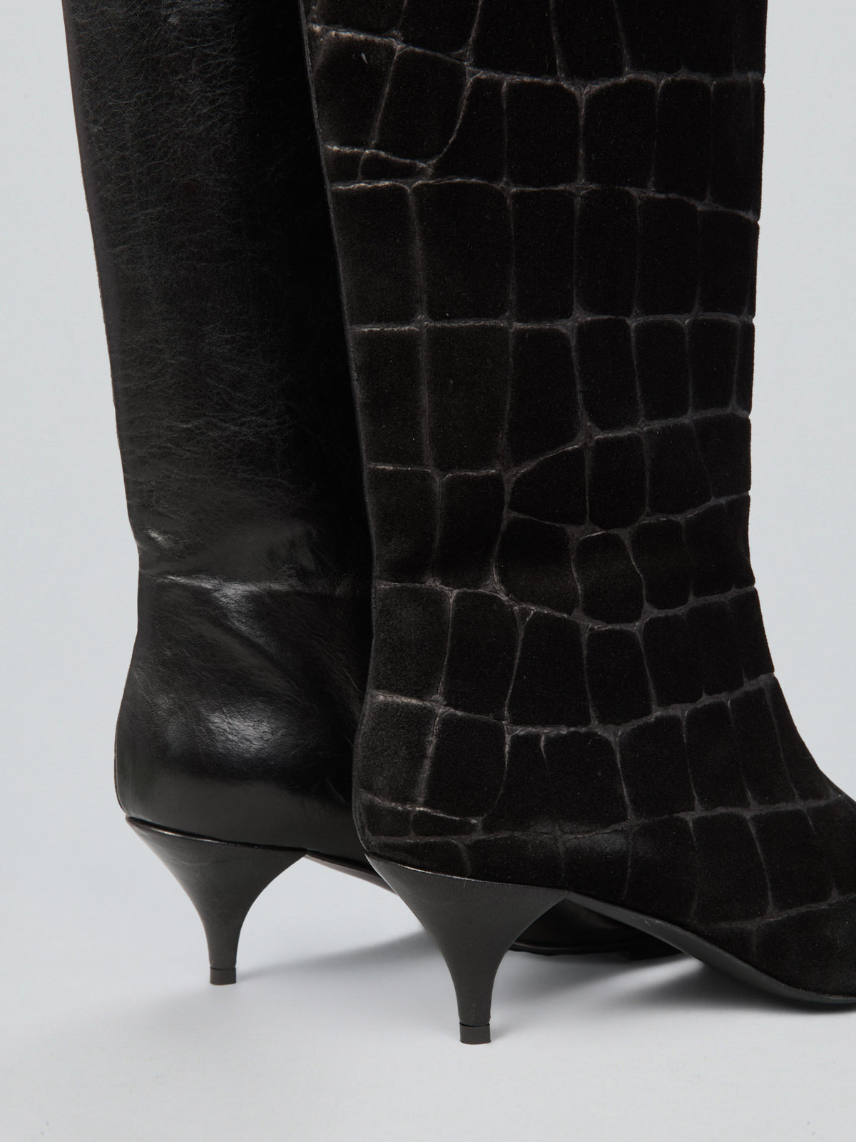 Leather and suede boots with crocodile print