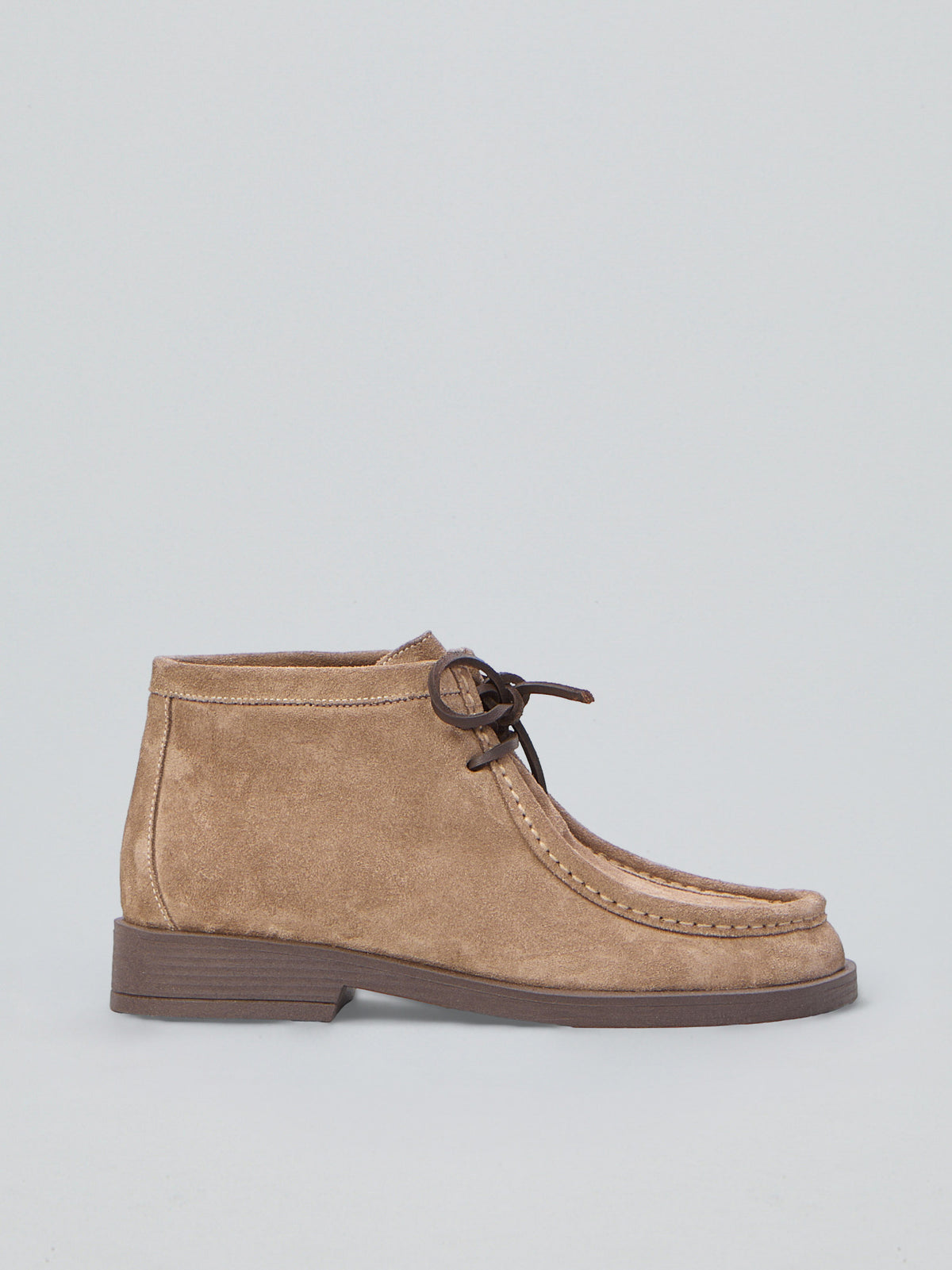 Geschnürte Mokassin-Stiefel aus Wildleder